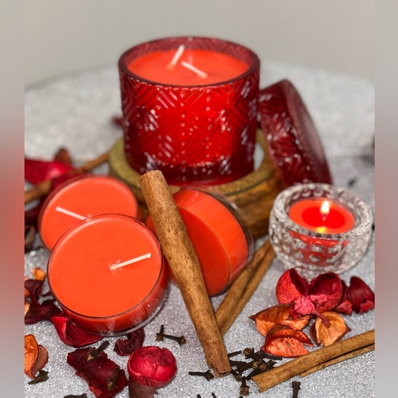 . ** PREM CINNAMON CLOVE. SCENT UNLEASHED, HAND POURED SCENTED CANDLES! - Picture 3 of 6